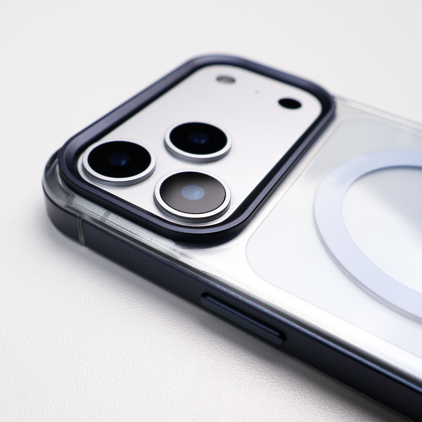 HECI Transparent Case – iPhone 17 Pro Max