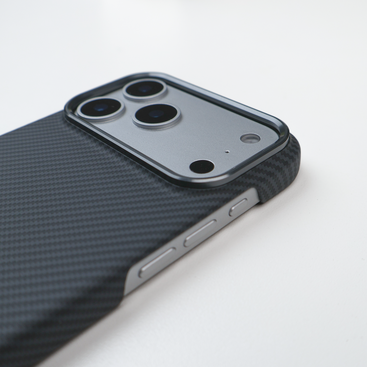 PITAKA Tactile Woven Case for iPhone 17 pro Max