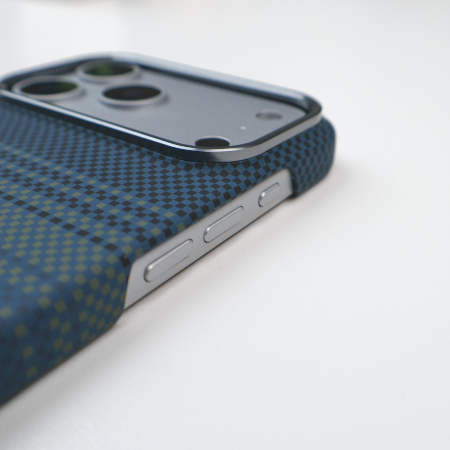 PITAKA Tactile Woven Case for iPhone 17 pro Max